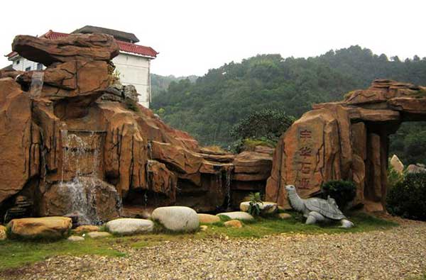 三美園林廠家 定西塑石假山的專業(yè)制造者